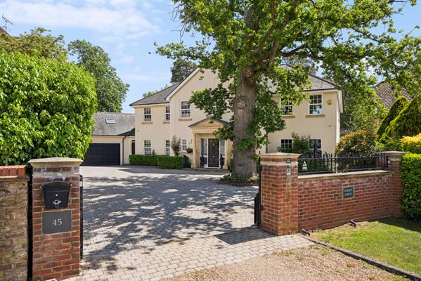 Camp Road, Gerrards Cross